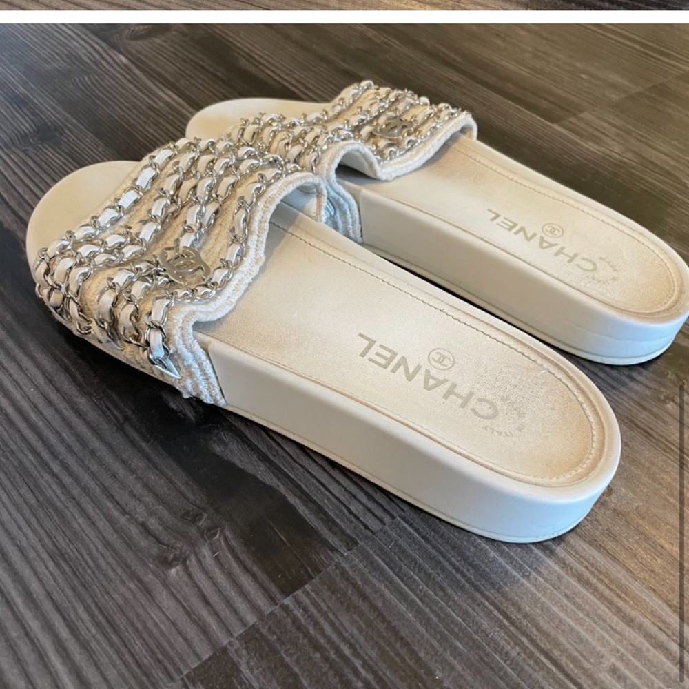 🔥Chanel White Multi Chain Summer Slide Sandals.😎🔥 - Picture 5 of 9